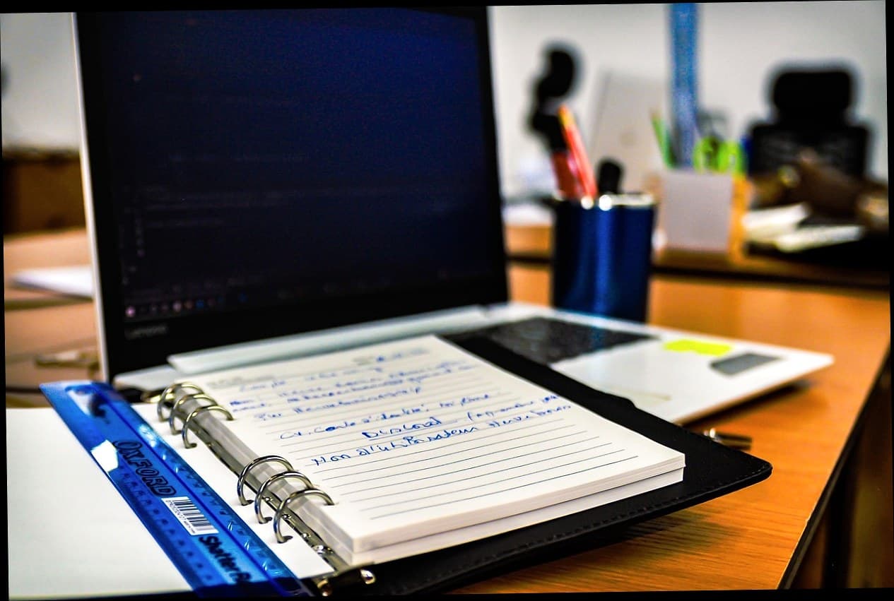 Cara Memilih Software Klinik Dermatologi: Manual vs Otomatis, Mana yang Lebih Menguntungkan?