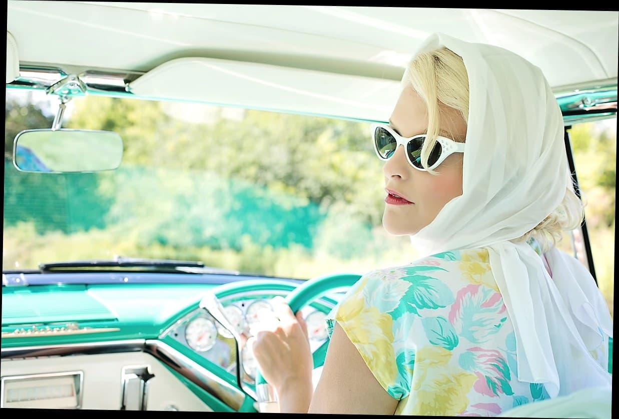 Apa Itu CRM Klinik Kecantikan? 5 Perbedaan Antara Klinik Manual dan Klinik Modern