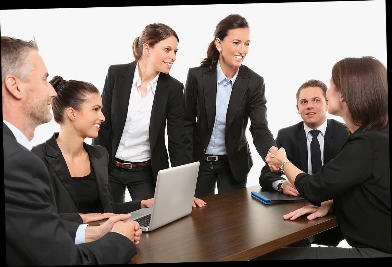 Apakah Laporan Laba Rugi Klinik Kecantikan Anda Siap Menghadapi 2025?