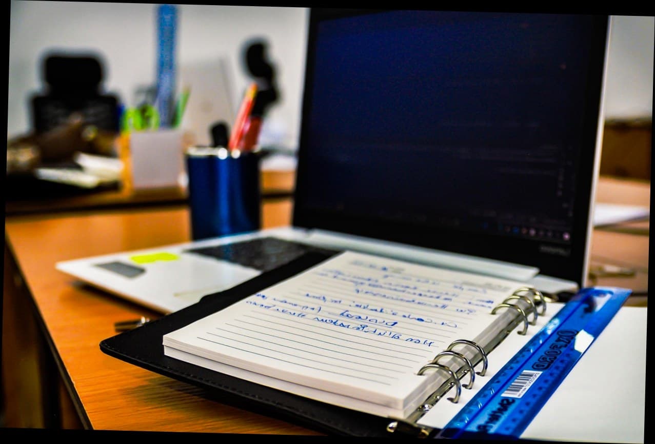 Review Aplikasi Klinik Kecantikan: Kenapa Sebagian Besar Tools Justru Bikin Klien Kabur