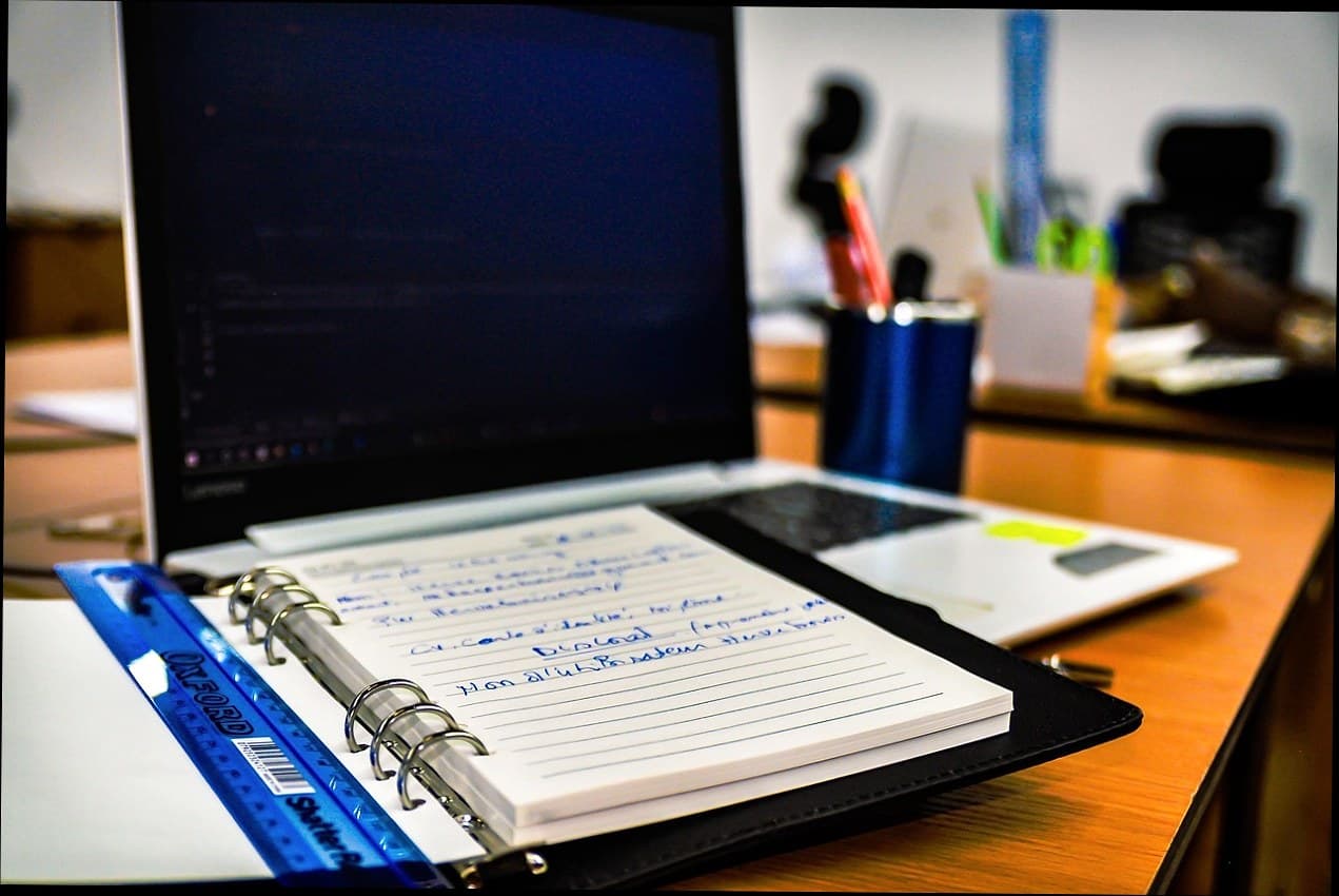 Software Klinik Kecantikan Terbaik 2026: Manual vs Aplikasi Terintegrasi