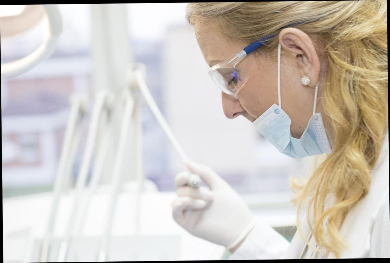 Tampilan dashboard software manajemen klinik kecantikan untuk monitoring pelanggan dan transaksi