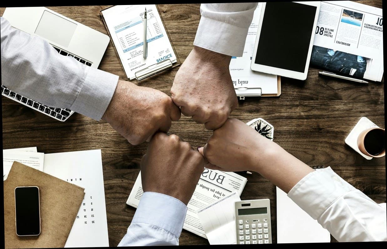 Kenapa Aplikasi Manajemen Salon Tidak Akan Menyelamatkan Bisnis Anda (Kalau Salah Pakai)