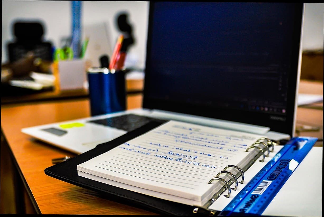 Apakah Klinik Anda Sudah Pakai Software Klinik Kecantikan Terbaik atau Masih Manual?