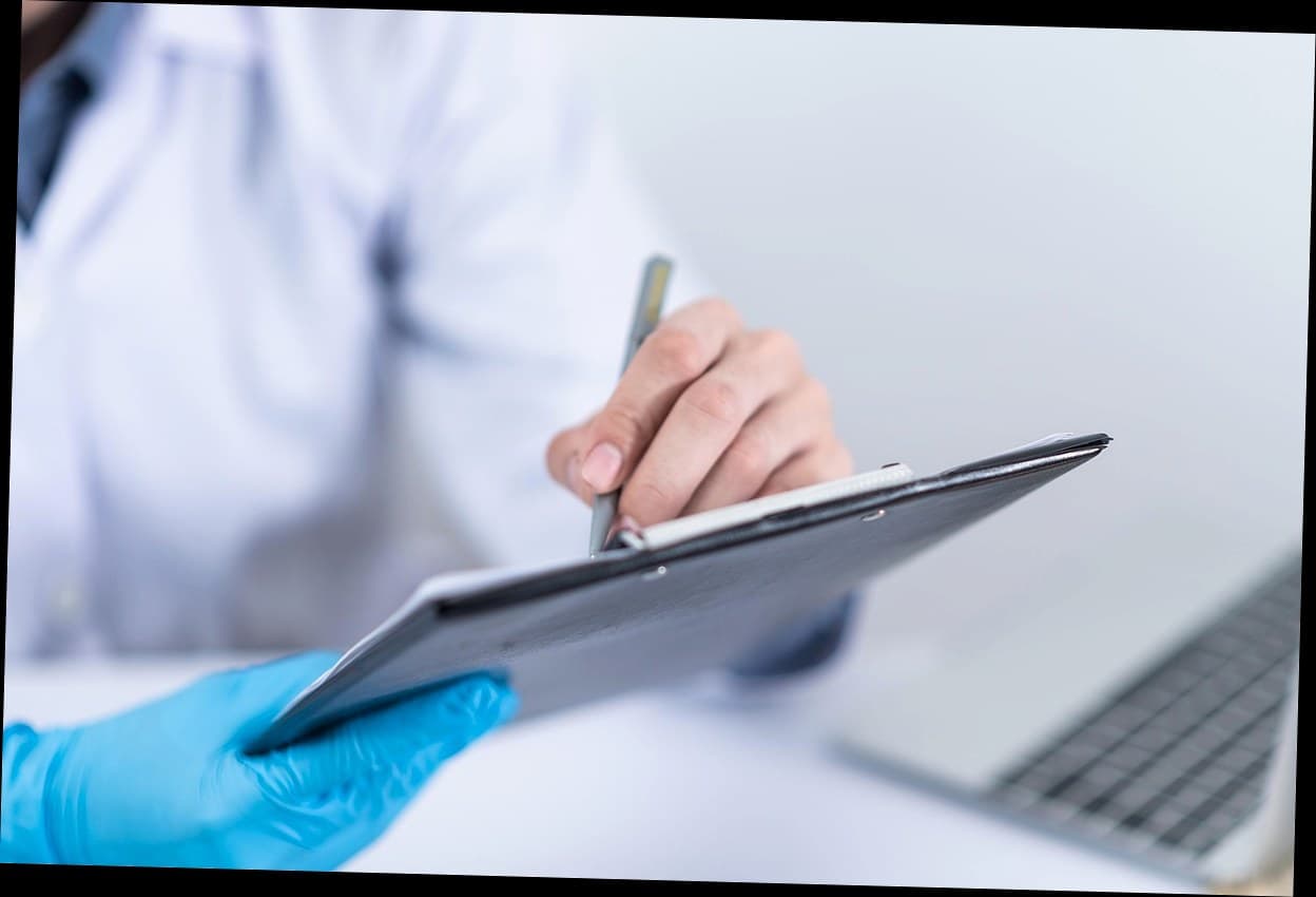 Cara Meningkatkan Omzet Klinik Kecantikan: Panduan Praktis dari Meja Kerja Saya