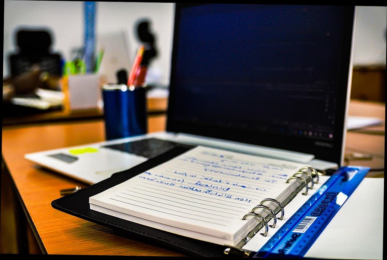 Tampilan dashboard manajemen data pasien klinik kecantikan modern