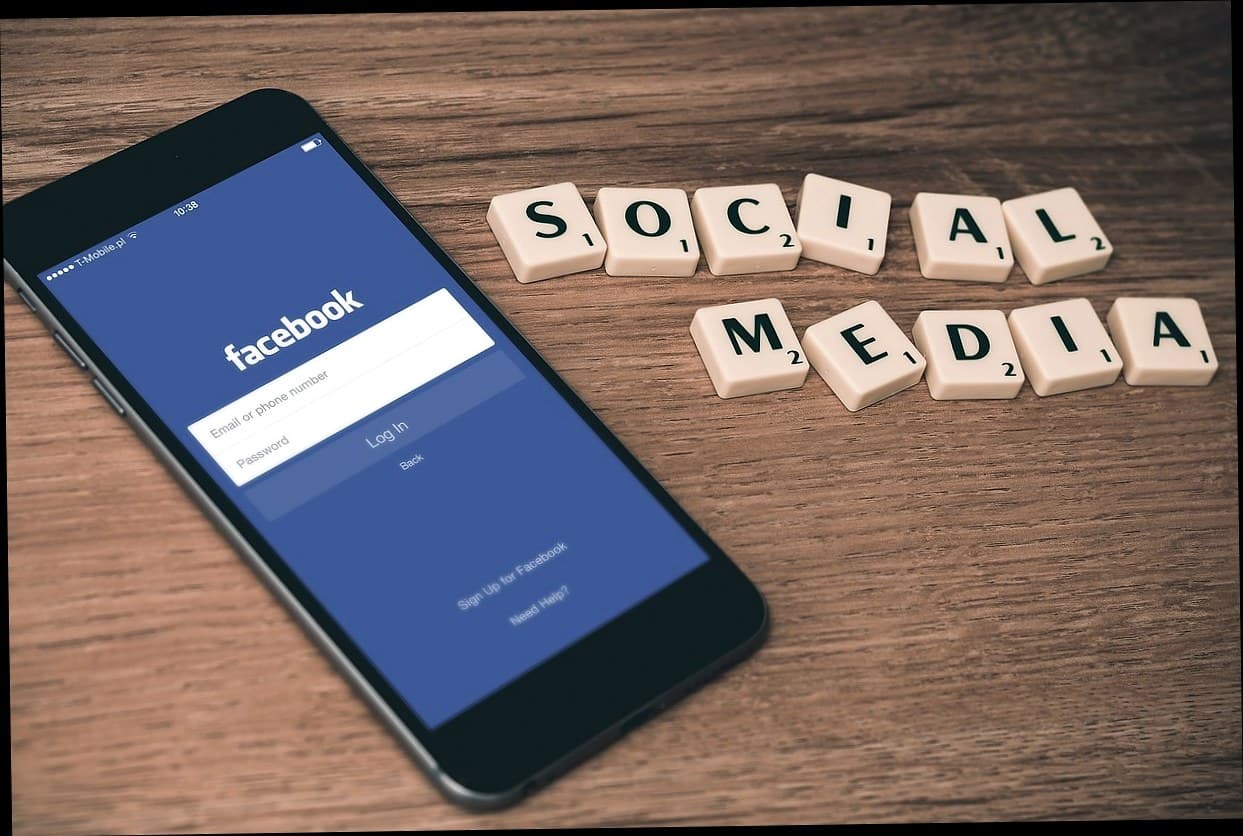 Klinik kecantikan menggunakan aplikasi branded untuk layanan pelanggan