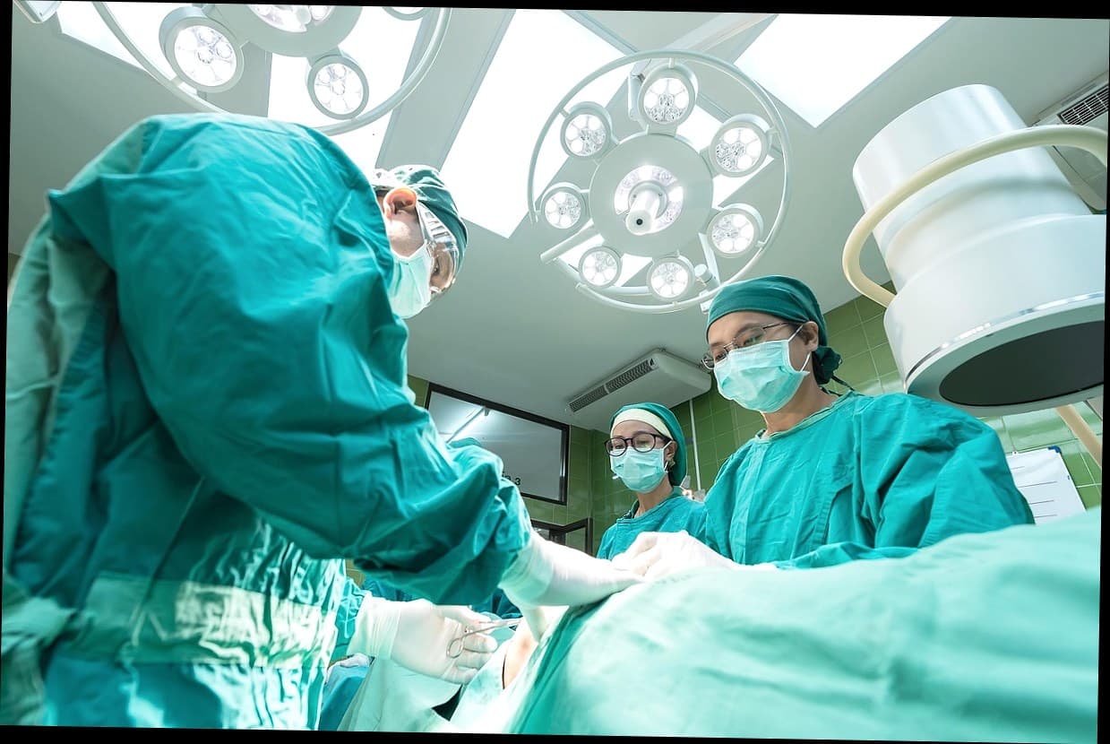 Tampilan dashboard sistem rekam medis digital untuk klinik kecantikan di tablet