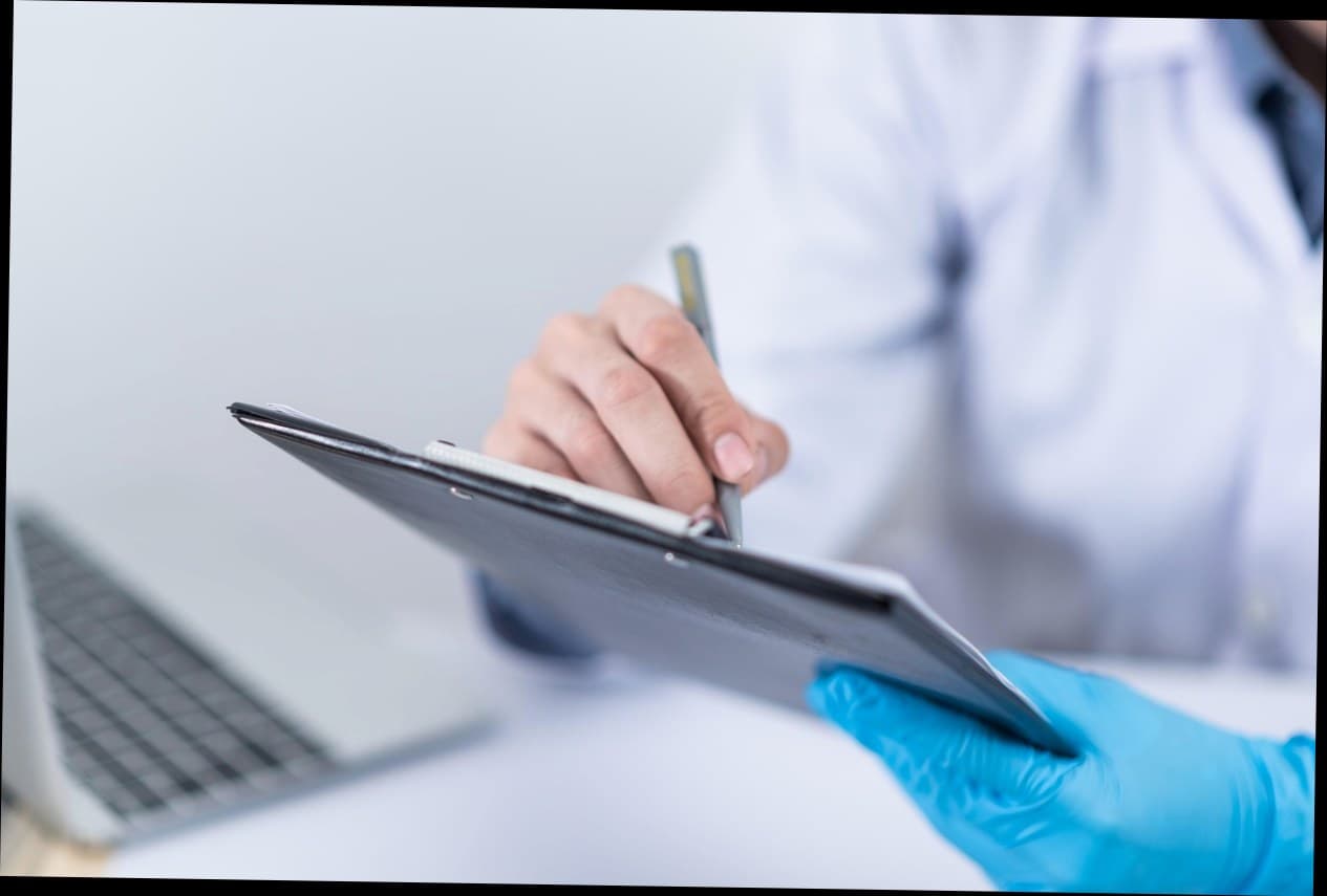 Cara Menjaga Kualitas Pelayanan Klinik Kecantikan: Dari Sistem Hingga Retensi