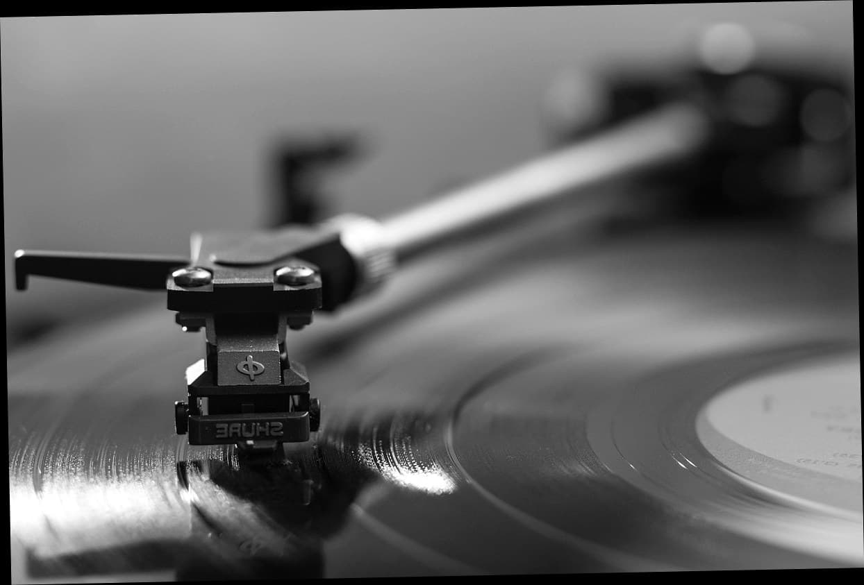 Rekam Medis Elektronik Klinik Kecantikan: 5 Strategi Mengubah Data Jadi Pendapatan Berulang