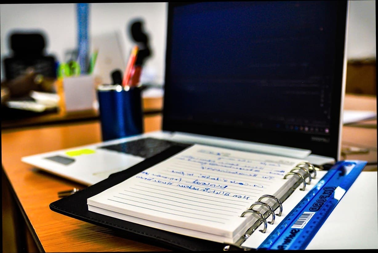 Klinik Kecantikan Era Digital: Berhenti Bergantung pada Chat Manual