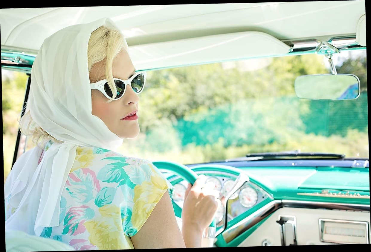 Sistem WhatsApp Manual Anda Membunuh Profit. Saatnya Beralih ke Aplikasi Klinik Kecantikan Terbaik