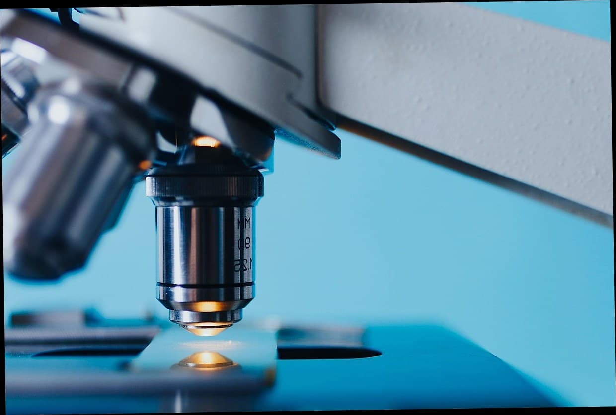 Software Klinik Kulit vs Metode Manual: 4 Perbandingan yang Wajib Diketahui Pemilik Klinik