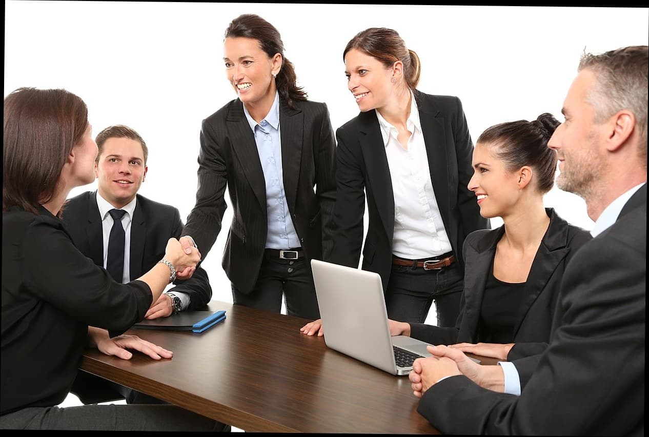 Cara Meningkatkan ROAS Klinik Kecantikan: Iklan vs Retensi, Mana yang Lebih Menguntungkan?