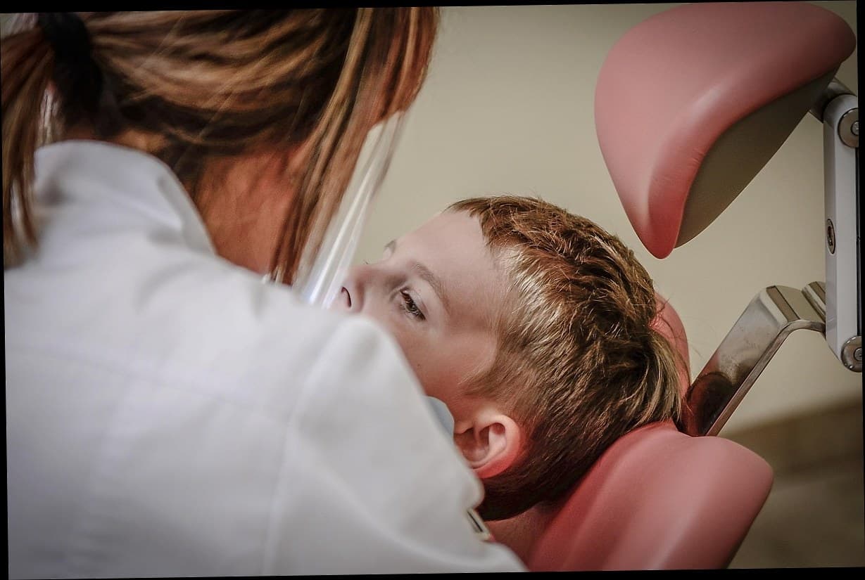 Cara Menjaga Kualitas Pelayanan Klinik Kecantikan: Bukan Cuma Soal Senyuman Dokter