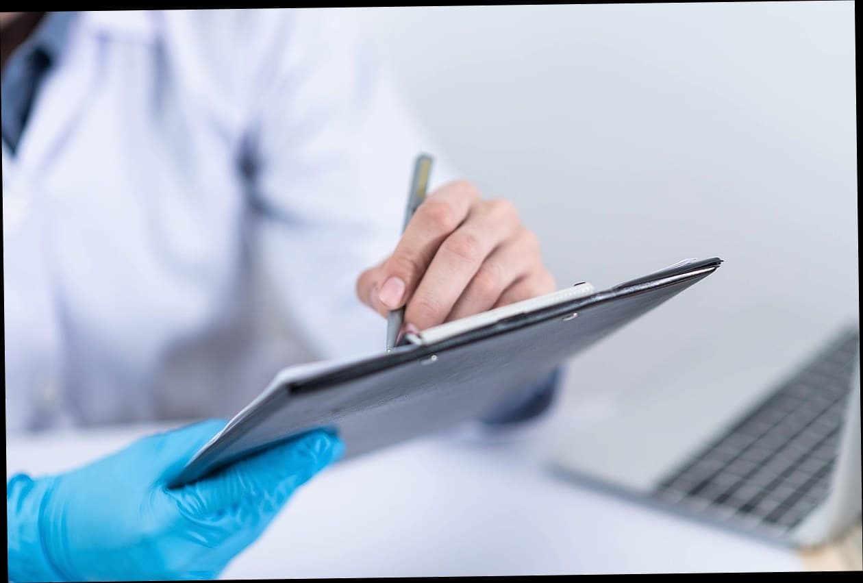 Cara Menyusun Katalog Treatment Klinik Kecantikan yang Bikin Pasien Susah Move On